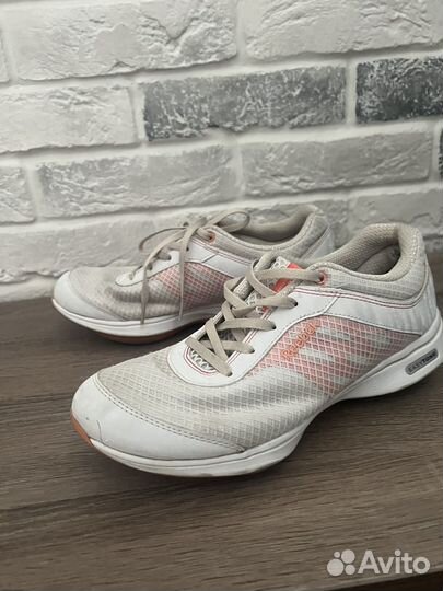 Кроссовки reebok easytone женские