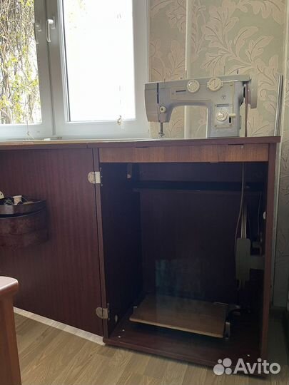 Швейная машина Подольск 142