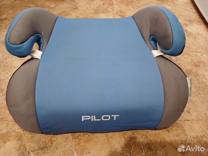 Детский бустер автомобильный