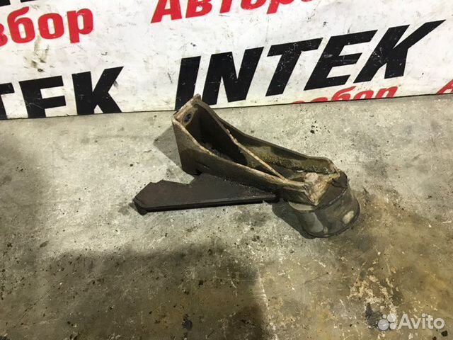 Подушка двигателя левая Chevrolet Niva 2008