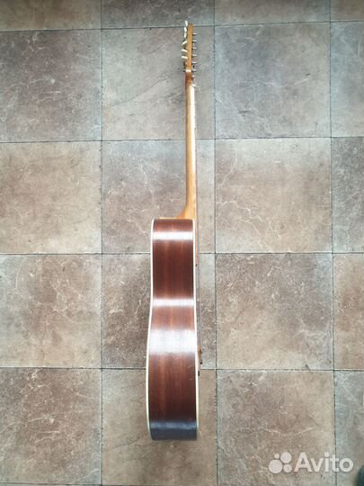 Акустическая гитара