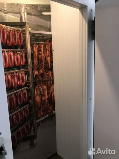 Холодильные одностворчатые распашные двери