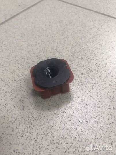 Опора крепления радиатора на Mercedes