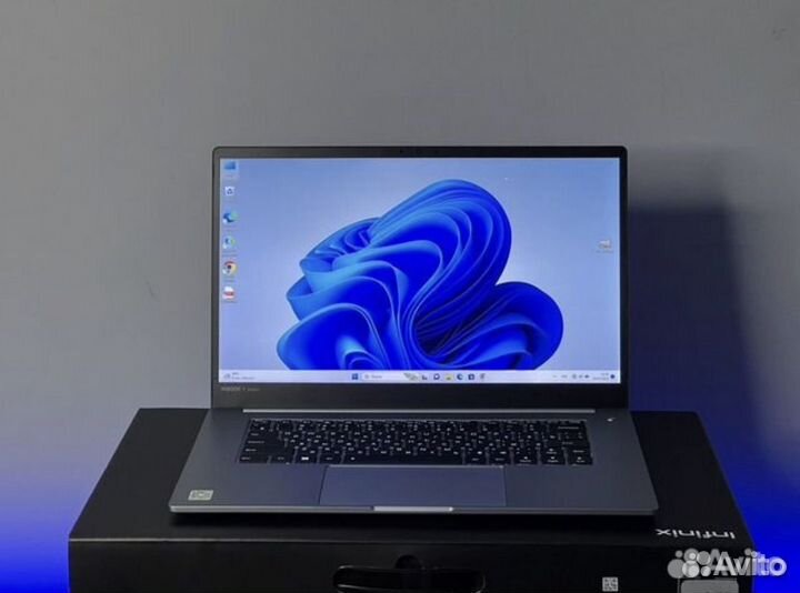 Новый ноут 15.6 IPS 4 ядра 8G озу SSD256g Металл