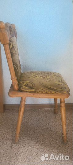 Стул деревянный
