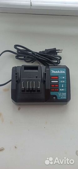 Зарядное устройство makita