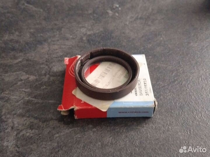 Сальник коленвала