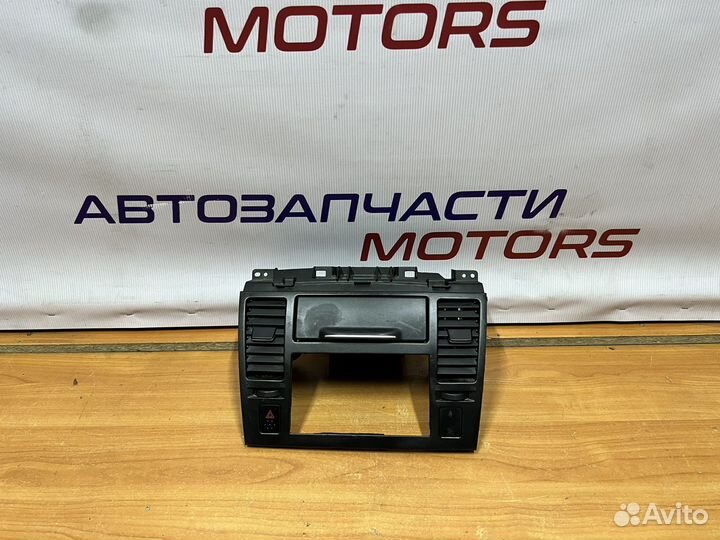 Nissan Tiida C11 Дефлектор воздушный центральный