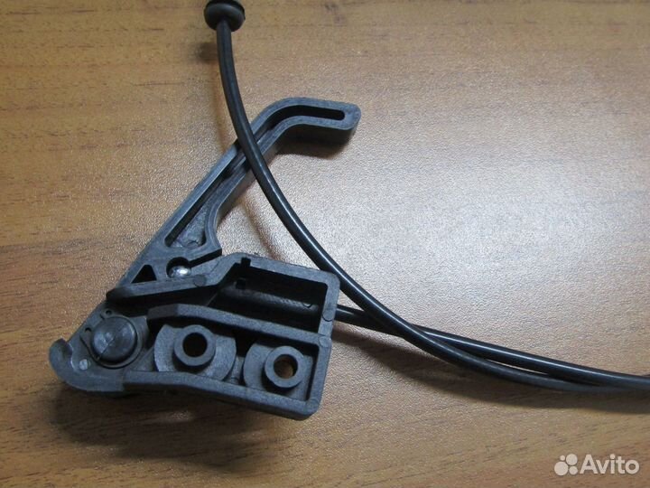 Трос капота Sprinter Mercedes W904 A9017500359