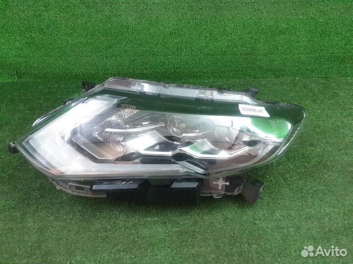 Фара левая Nissan X-Trail