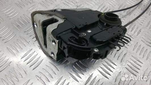 Замок двери задней левой toyota prius XW20 (98A06F