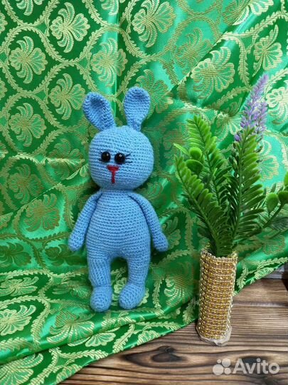 Вязанные игрушки зайчик ручной работы
