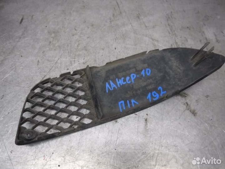 Решетка бампера передняя левая Mitsubishi Lancer