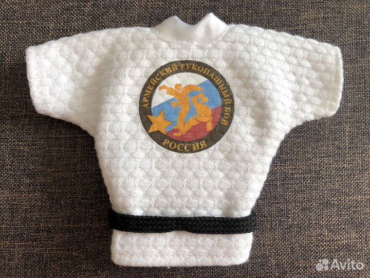 Сувенирное кимоно Р. Бой белое