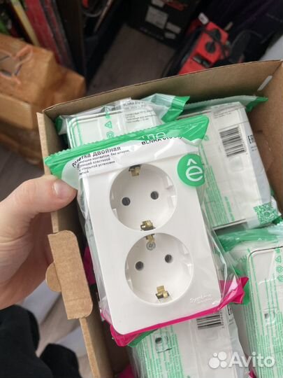 Розетки и выключатели