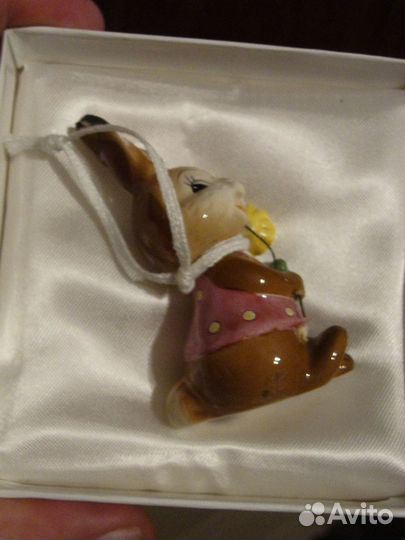 Статуэтки фарфоровые разные