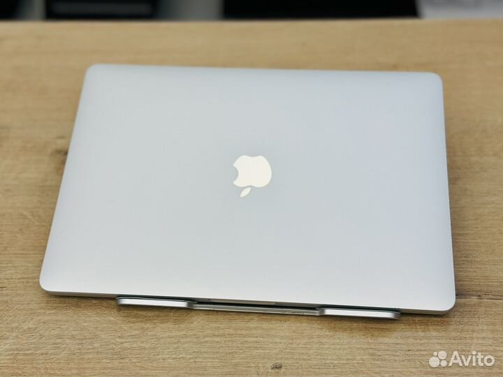 Топовый MacBook Pro 13 2019 Core i5 + 16 Gb RAM