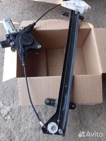 Стеклоподъёмник передний левый Honda Ridgeline