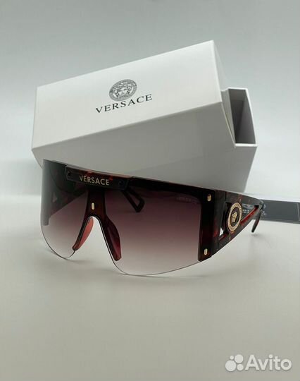 Солнцезащитные очки versace