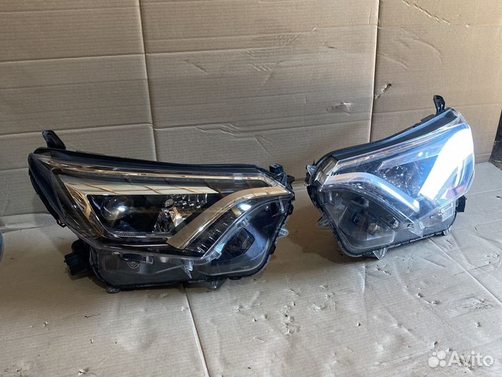 Фара передняя Toyota RAV4 2015-н.в