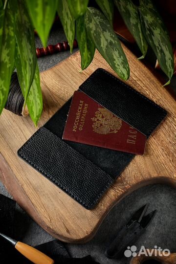 Обложка на паспорт из кожи черная