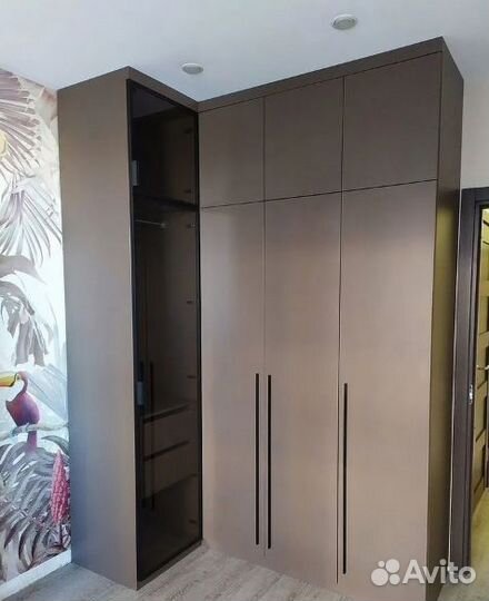 Шкаф распашной