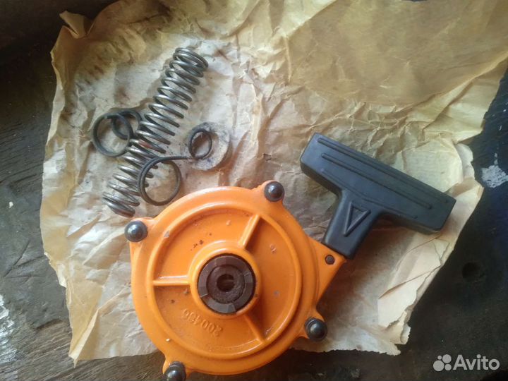 Ручной стартер для запуска бензопилы 