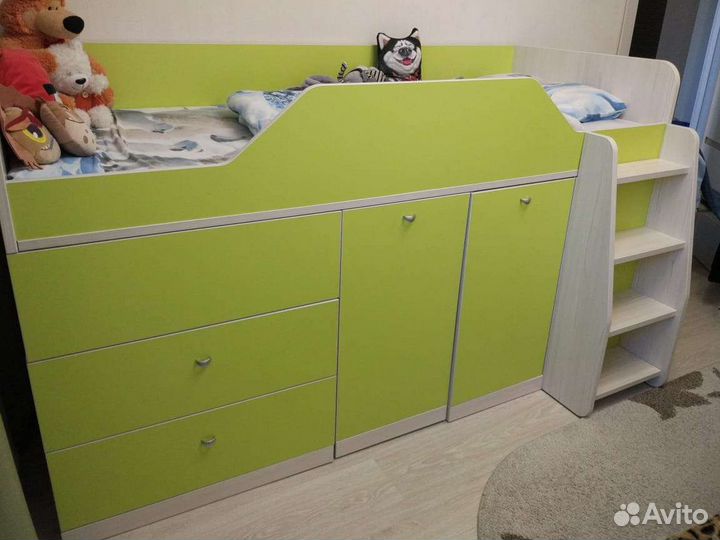 Кровать чердак со столом