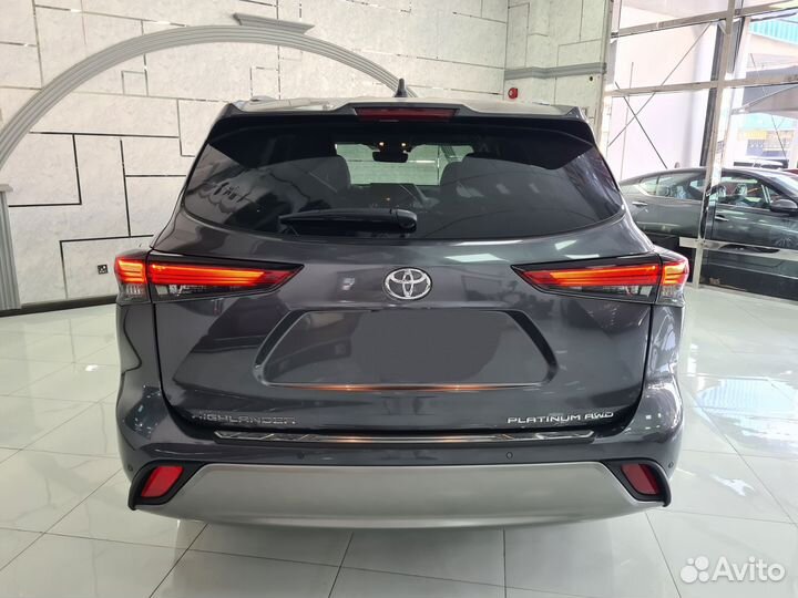Toyota Highlander 3.5 AT, 2022, 8 км