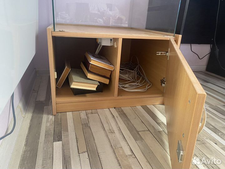 Стеклянная витрина