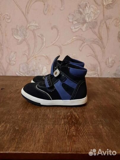 Детские ботинки