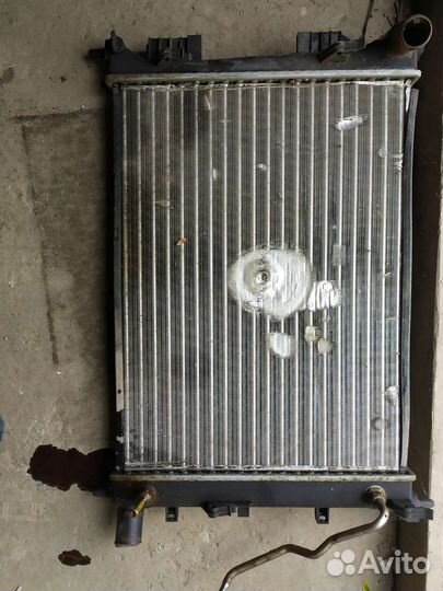 Радиатор охлаждения на Hyundai Solaris 2013
