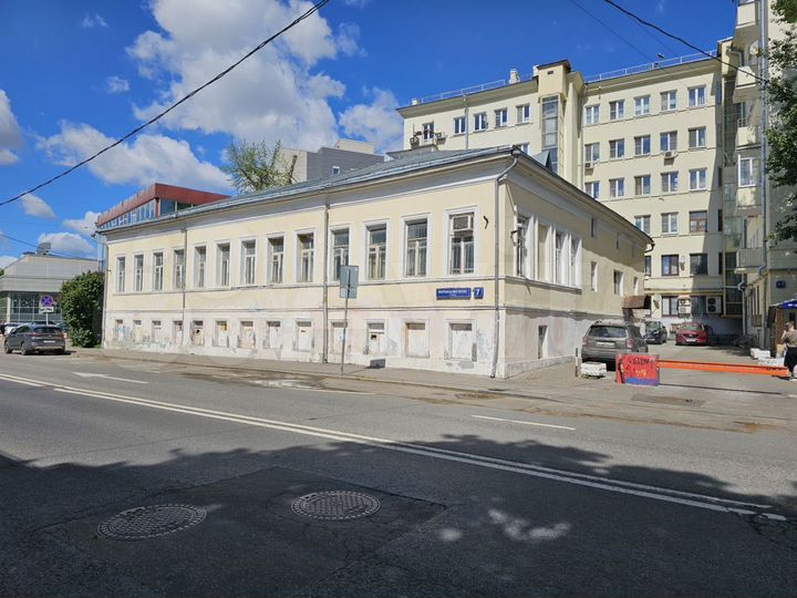 Здание, 675 м²