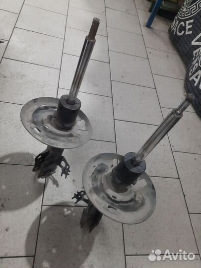 Передние стойки Тойота Камри V70 Америка