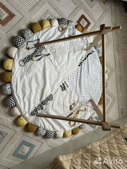 Развивающий коврик с деревянным тренажером