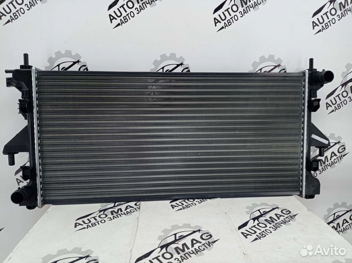 Радиатор охлаждения двигателя Fiat 06-23г