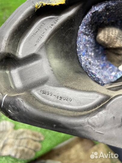 Пыльник рулевой колонки Toyota Rav4 xa40 xa45