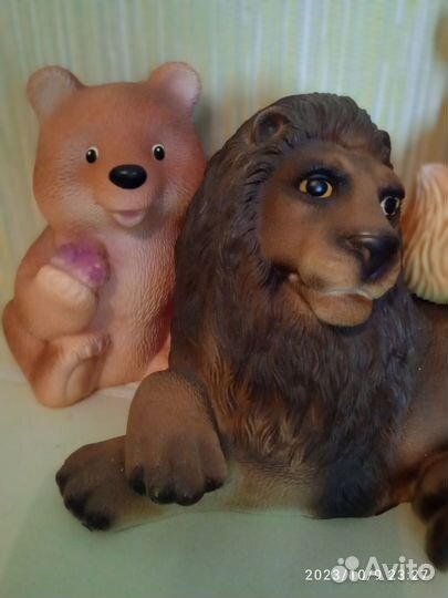 Резиновые игрушки большие