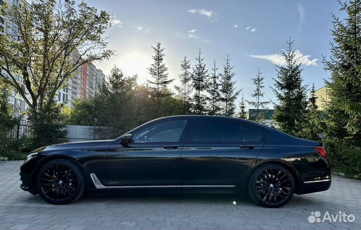 BMW 7 серия, 2015