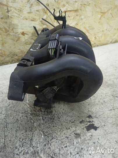 Коллектор впускной Ford Focus 1 fydb 2004