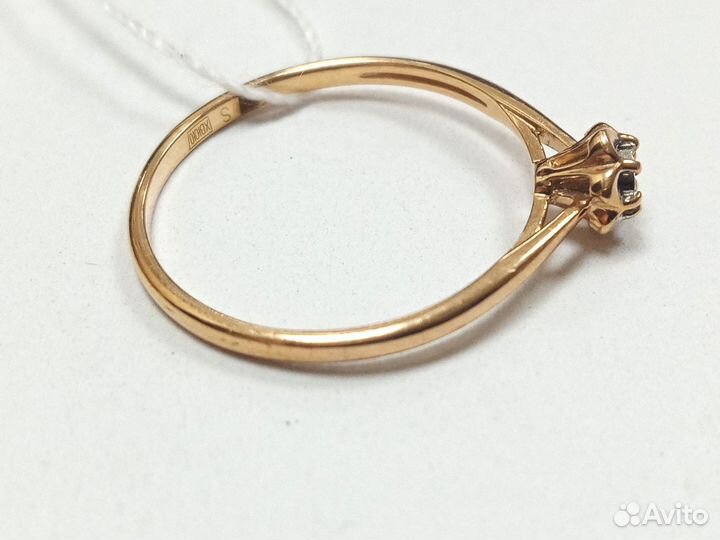 Золотое кольцо с бриллиантом 16,5р