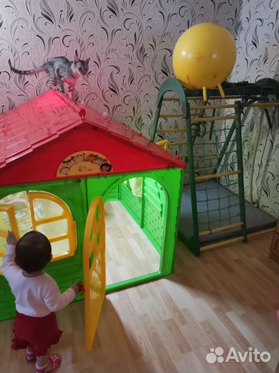 Детский игровой пластиковый домик