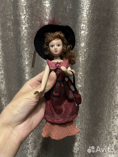 Кукла фарфоровая коллекционная