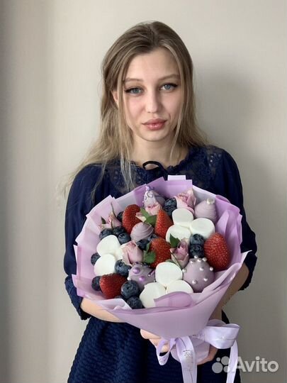 Букет с клубникой в шоколаде/ наборы / 8 марта