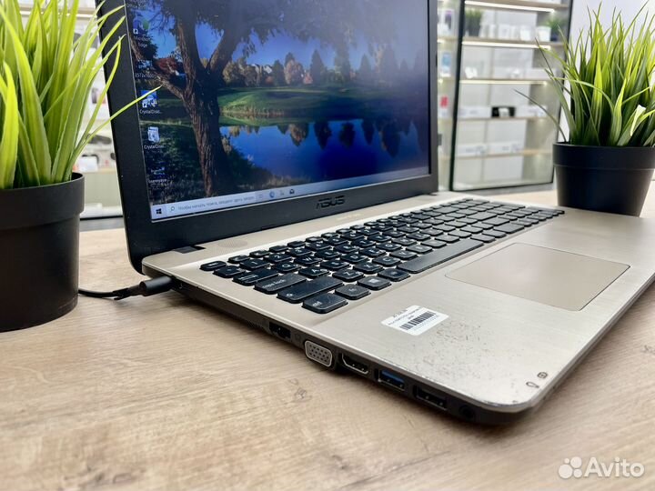Ноутбук asus Core i3-7/Nvidia/SSD 512Gb