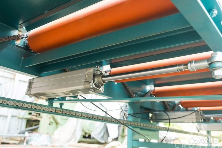 Рольганг приводной центрирующий