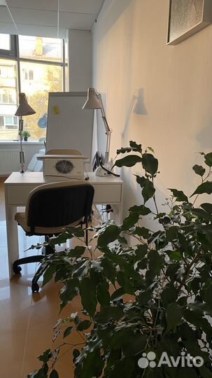 Модель на маникюр в школу мастеров