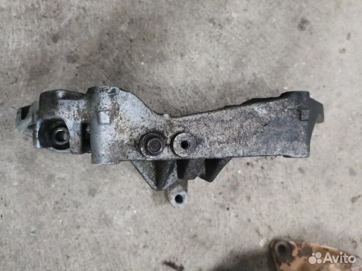 Кронштейн компрессора кондиционера Chery Qq6 S21