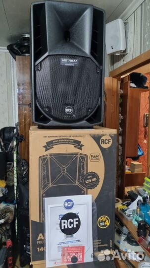 Итальянские активные колонки по 700вт каждая