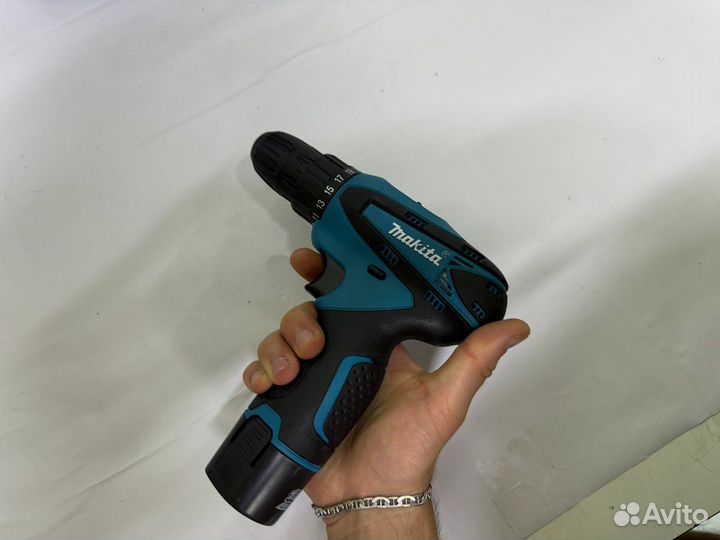 Дрель шуруповерт с набором Makita